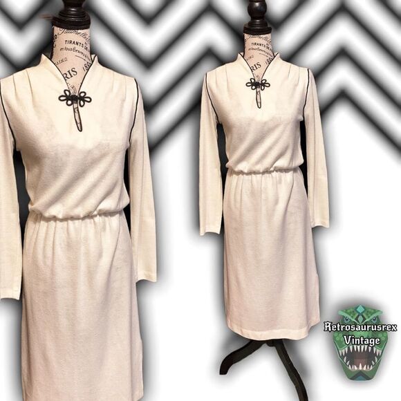 Vintage Dresses & Skirts - Vintage 1960’s Asian Inspired Long Sleeve Cream Secretary Dress, Size 9